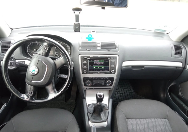 Skoda Octavia cena 24000 przebieg: 260000, rok produkcji 2011 z Jeziorany małe 67